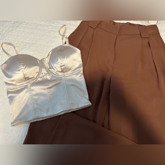 Express Elegant Cream Satin Bustier - Picture 2 of 3